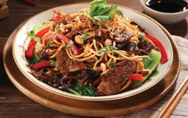 Mì xào nấm