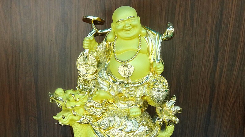 Với vẻ bề ngoài mập mạp, bụng bự, miệng tươi cười vui vẻ