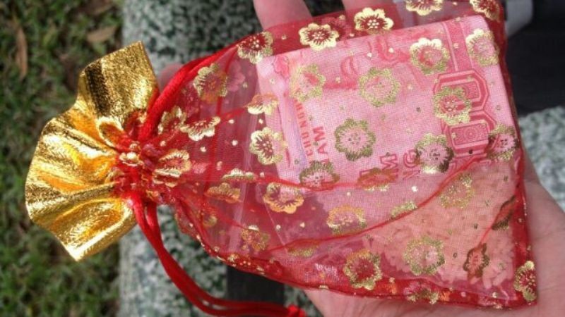 Mua muối đầu năm