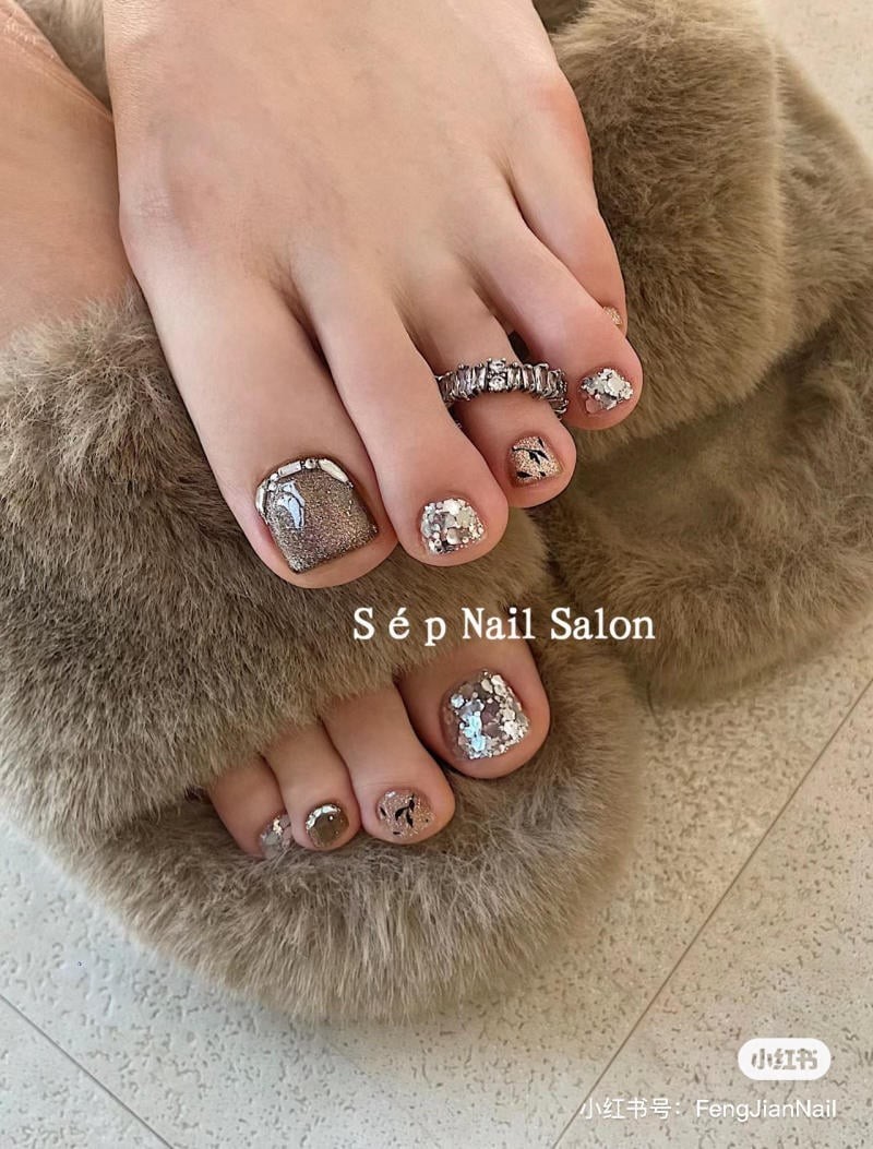 nail chân đính đá