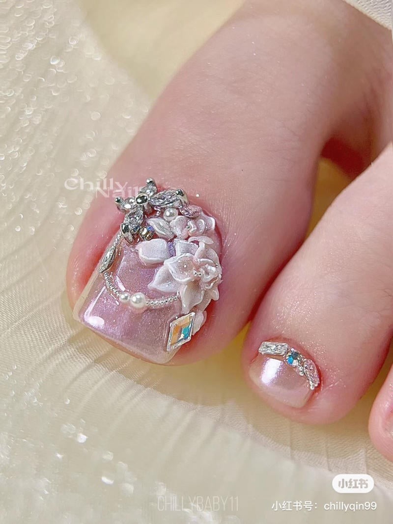 nail chân đính đá