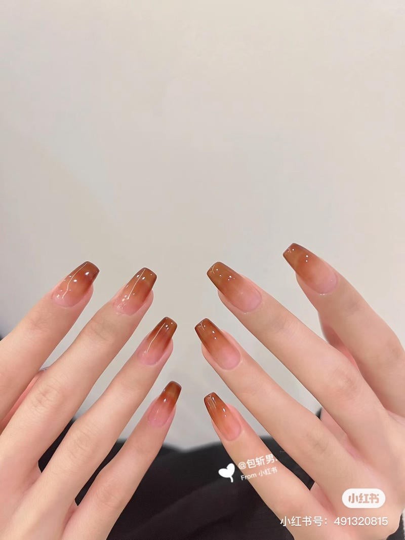 nail màu nâu tây