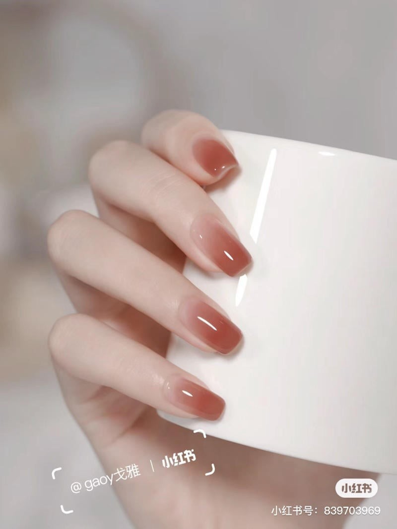 nail màu nâu tây