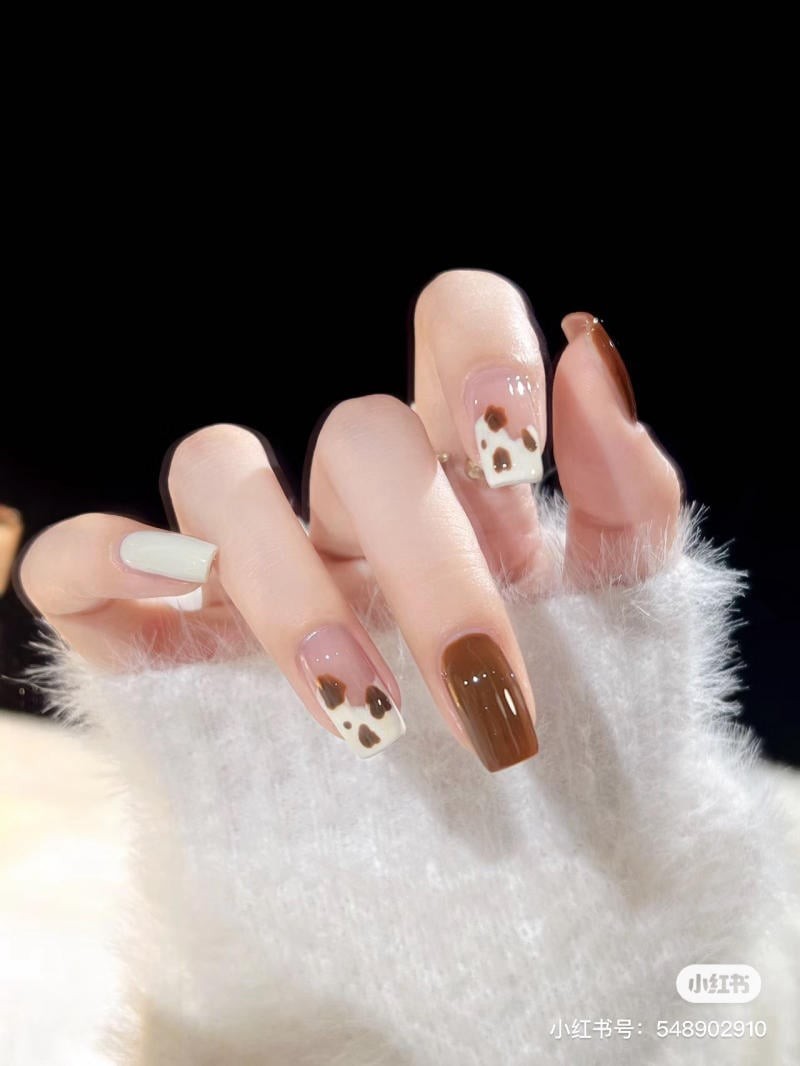 nail chân màu nâu