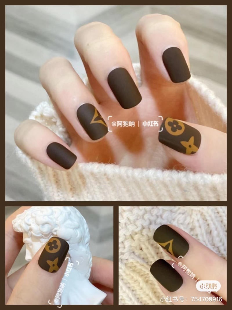 nail chân màu nâu