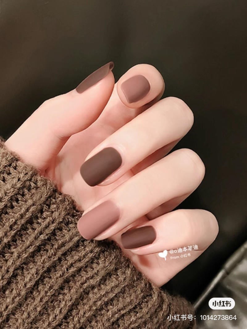 nail màu nâu