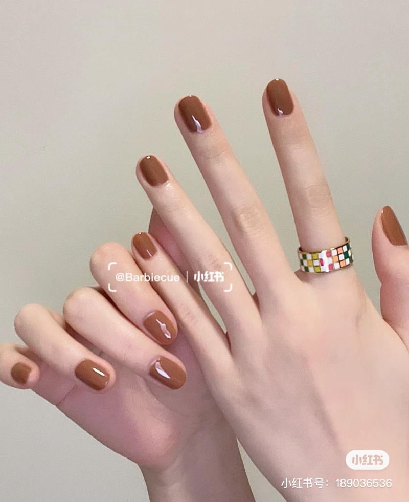 nail màu nâu