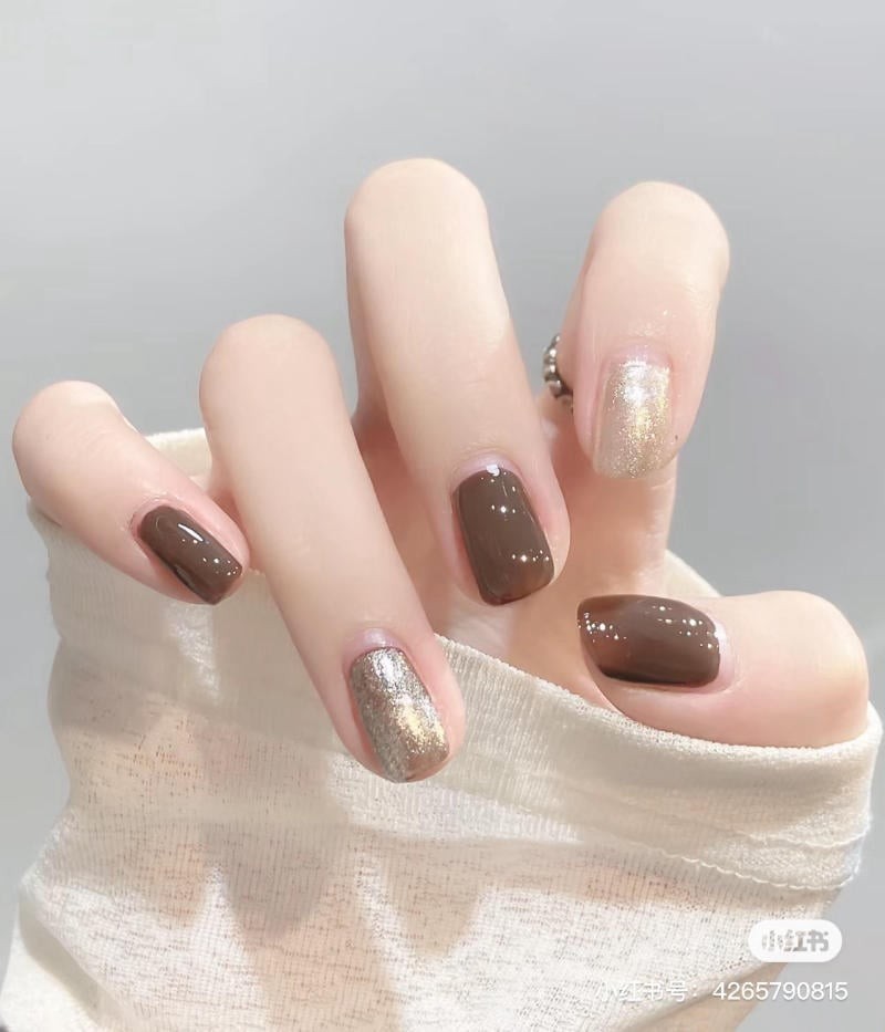 mẫu nail màu nâu