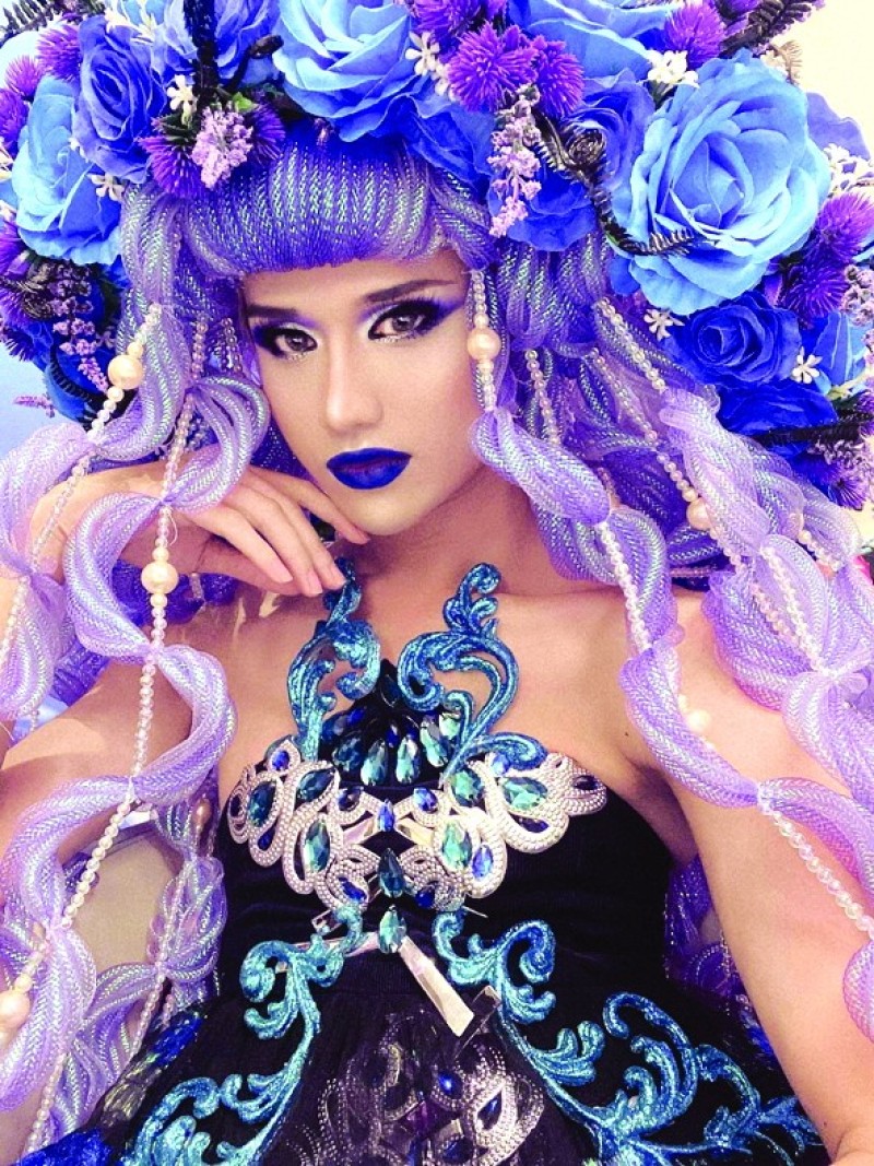 Drag Queen như vương một kiếp tằm tơ 