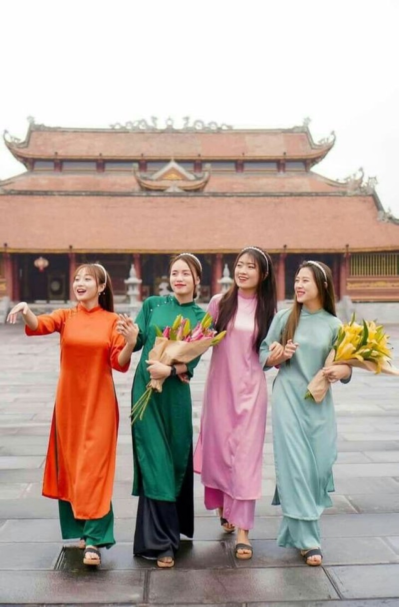  chụp ảnh tết áo dài nhiều màu
