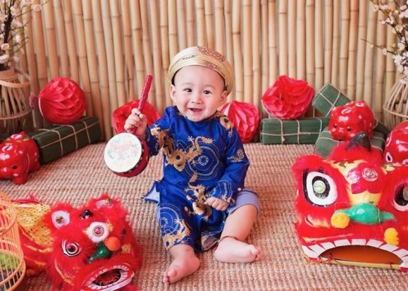 concept tết cho bé với đầu lân