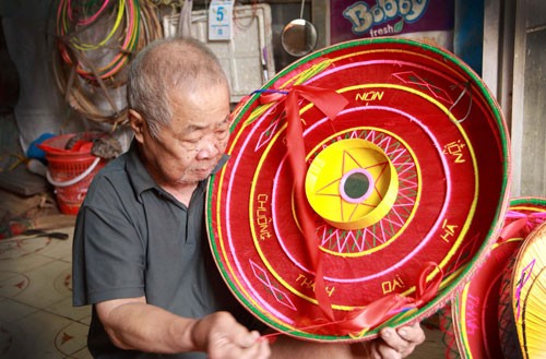 có thể trang trí hoặc không trang trí