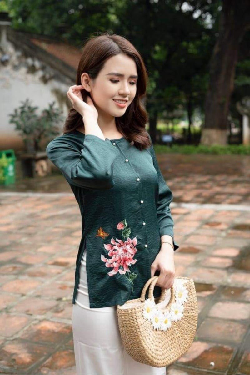 Áo bà ba được may nhiều chất liệu