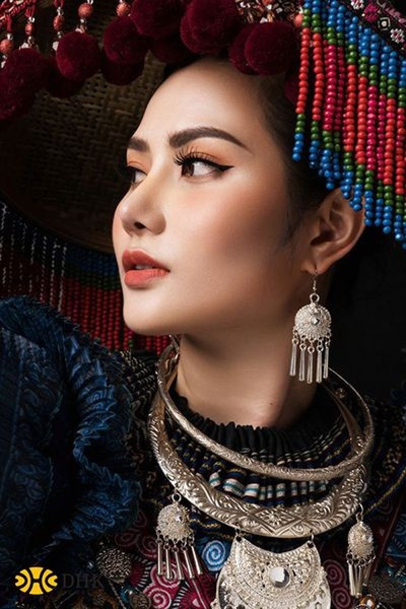 Những Đồ Trang Sức Độc Đáo Của Đồng Bào Người Mông - Đắc Hoàng Kim - DKHJ.VN