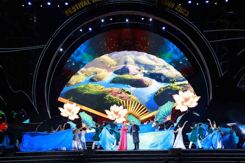 Biểu diễn dân ca , Giặm.