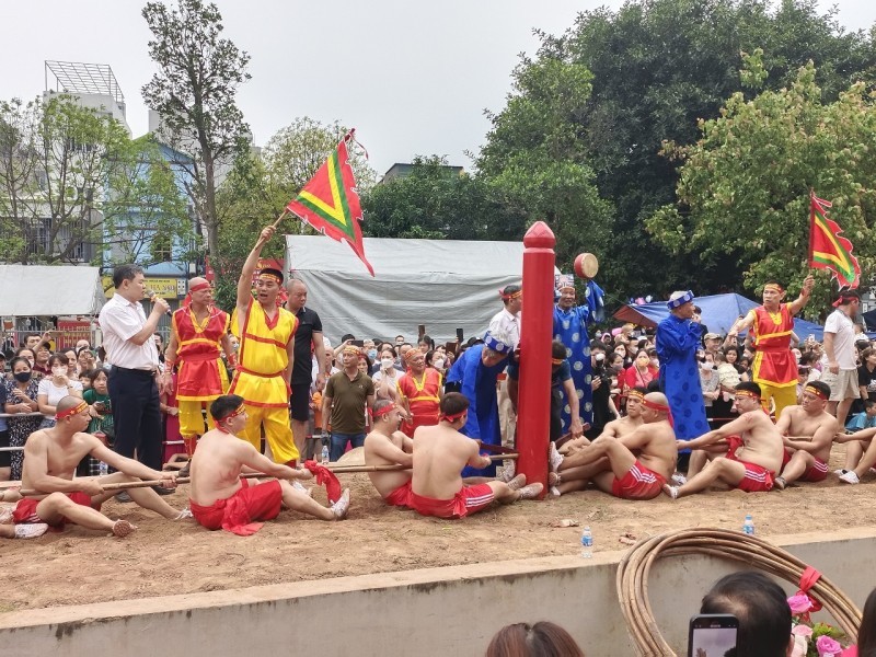 Tưng bừng nghi lễ “Kéo co ngồi” - Di sản văn hóa phi vật thể đại diện nhân  loại - Báo Công an Nhân dân điện tử