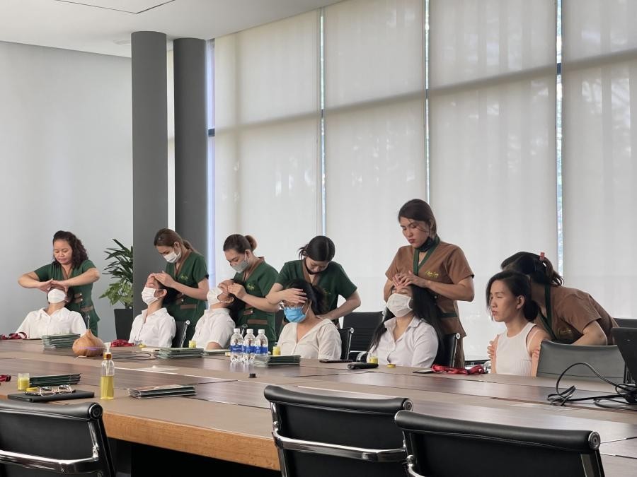Massage trị liệu tại văn phòng