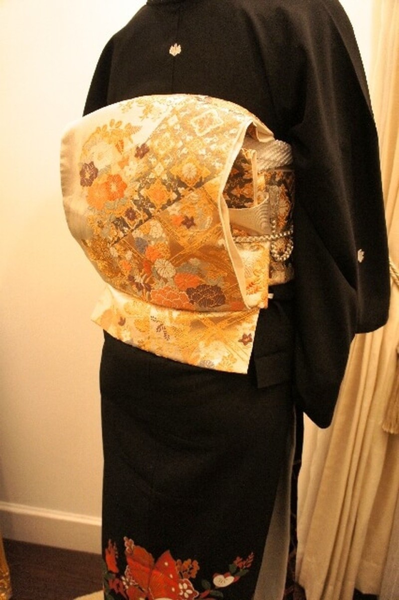   Nagoya Obi cùng kimono
