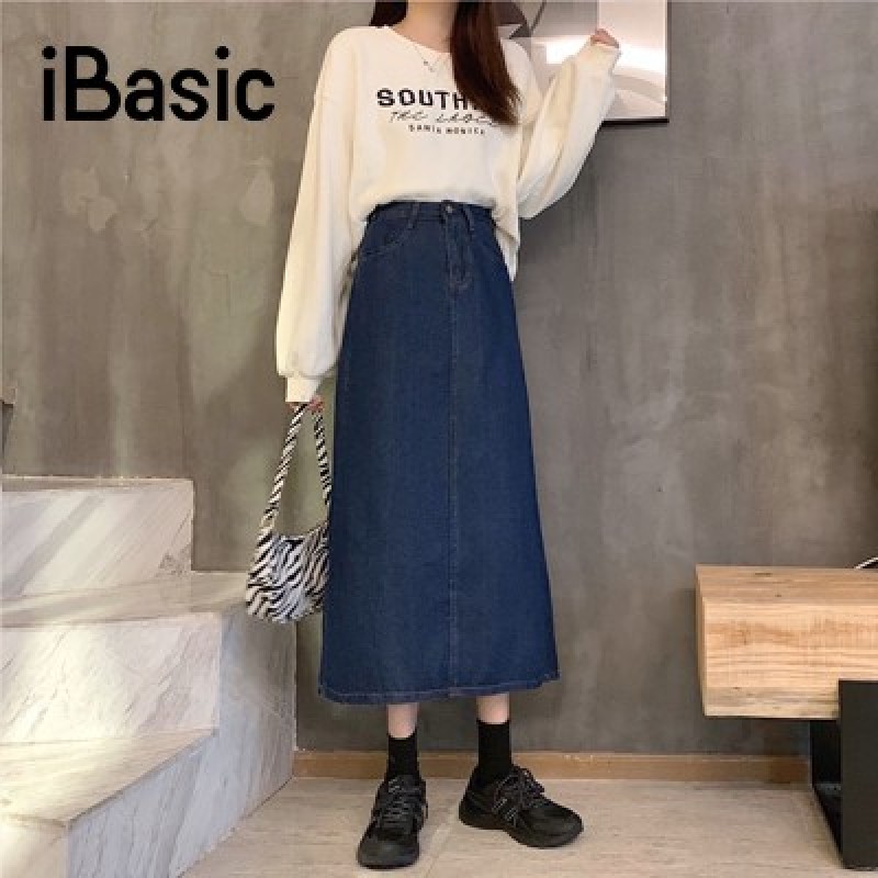 áo thun nữ trắng - quần/váy jeans