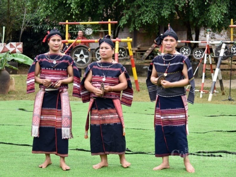 Những bộ trang phục dân tộc mang hơi thở của đại ngàn 