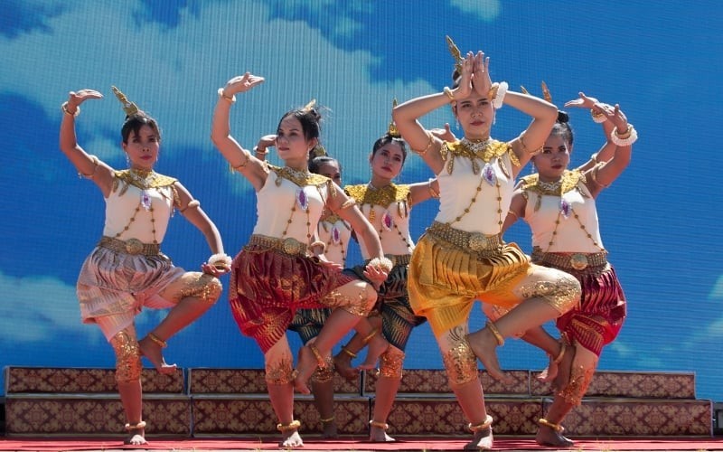 Trang phục với những chiếc quần đặc biệt của người Khmer 