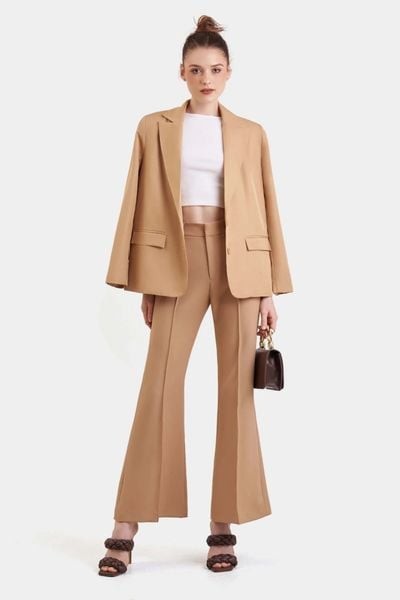 Áo Blazer Là Gì? Áo Blazer Khác Gì Vest? Cách Phân Biệt Blazer Và Vest