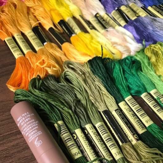 So Sánh 3 Loại Chỉ Thêu: Chỉ Cotton, Chỉ Tơ Bóng, Chỉ Tơ Tô Châu