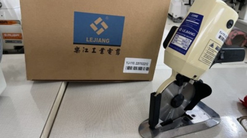 Ứng dụng của máy cắt vải cầm tay công nghiệp