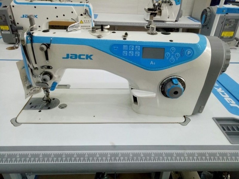 Máy may Jack có thiết kế gọn gàng, hiện đại