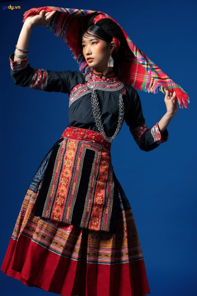 Trang phục truyền thống H