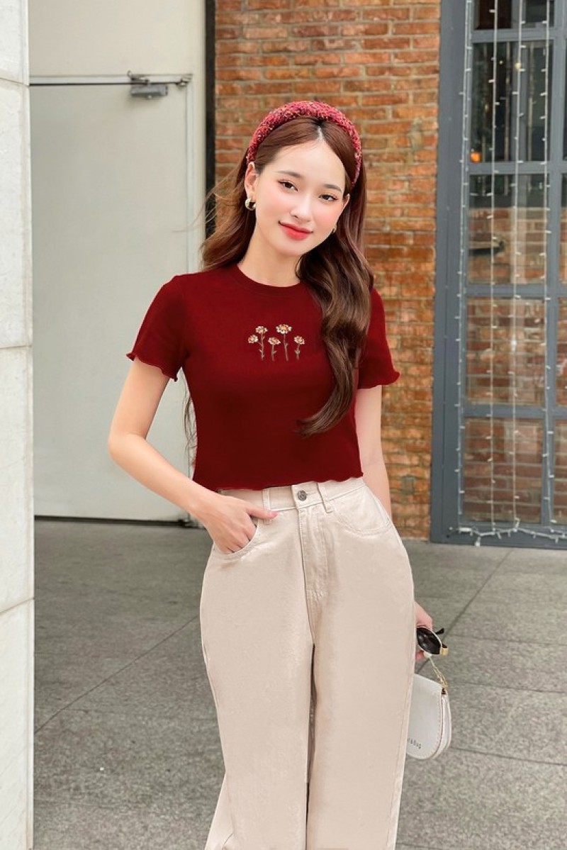 Áo croptop trẻ trung năng động
