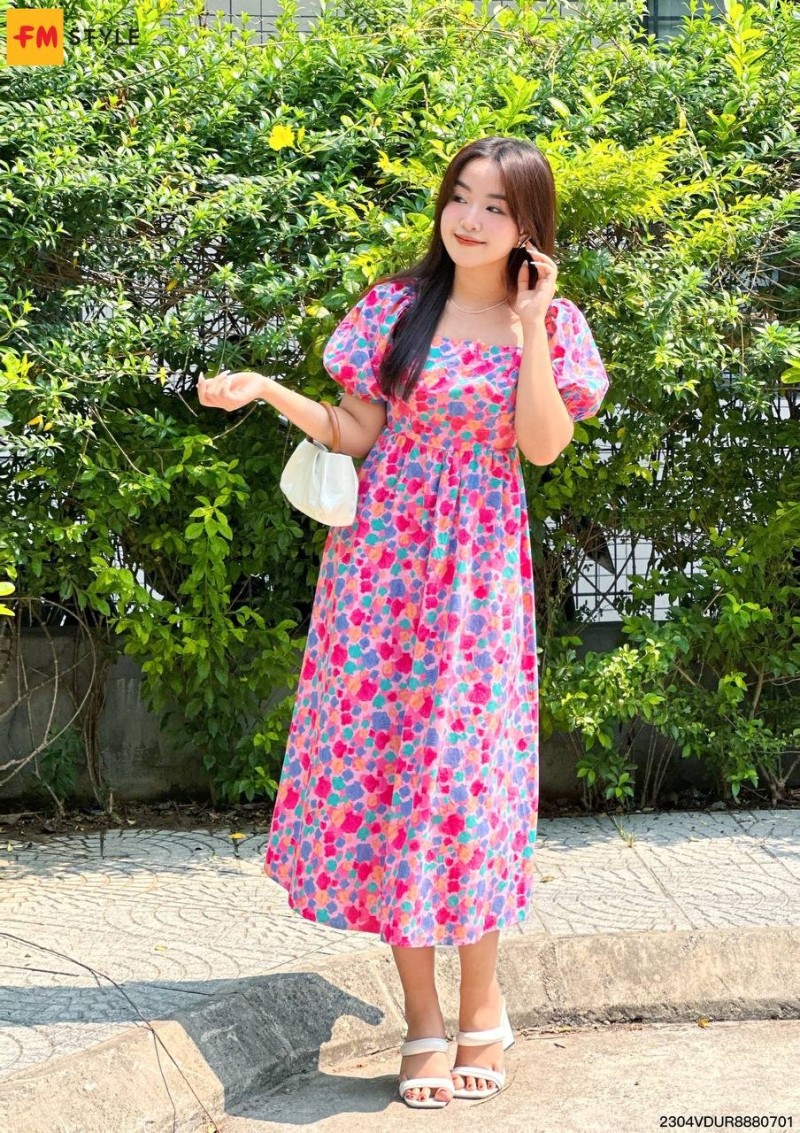 Váy xòe hoa nữ tính
