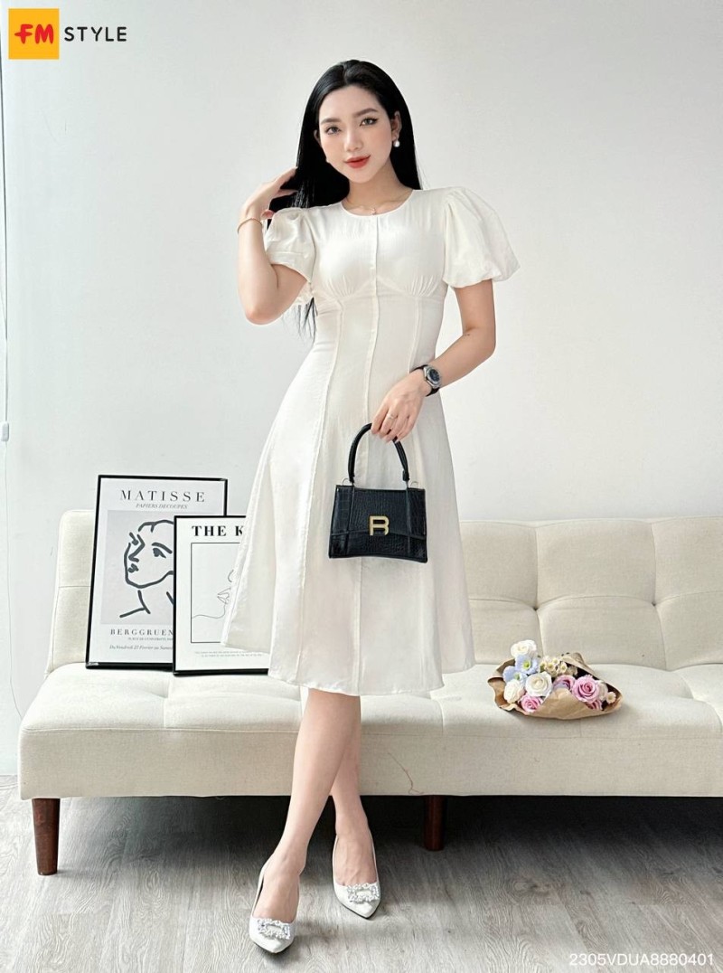 Mẫu váy trắng thanh lịch