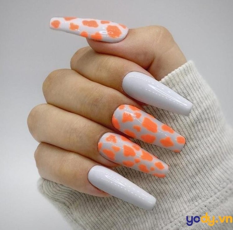 Những màu nail móng tay làm trắng da