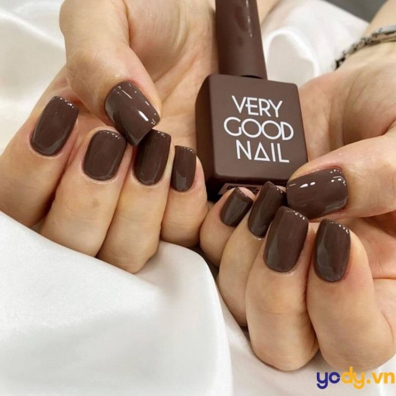 Màu nail móng tay làm trắng da