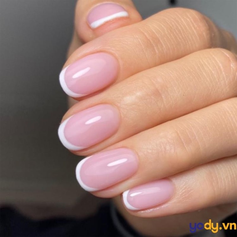 Màu nail móng tay làm trắng da