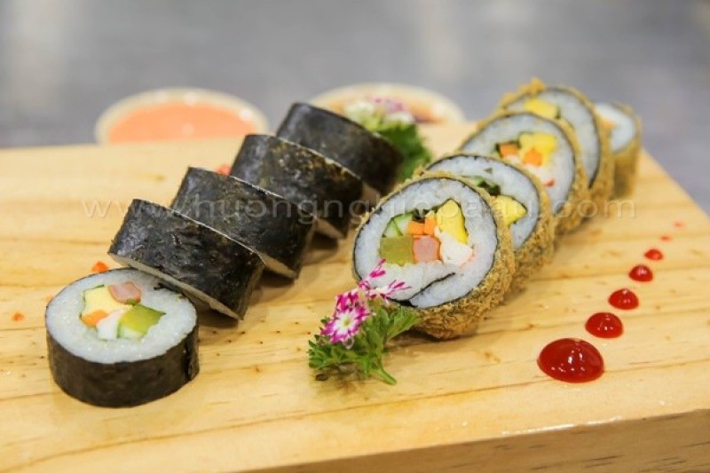 Cơm Cuộn Lá Rong Biển – Gimbap – 김밥