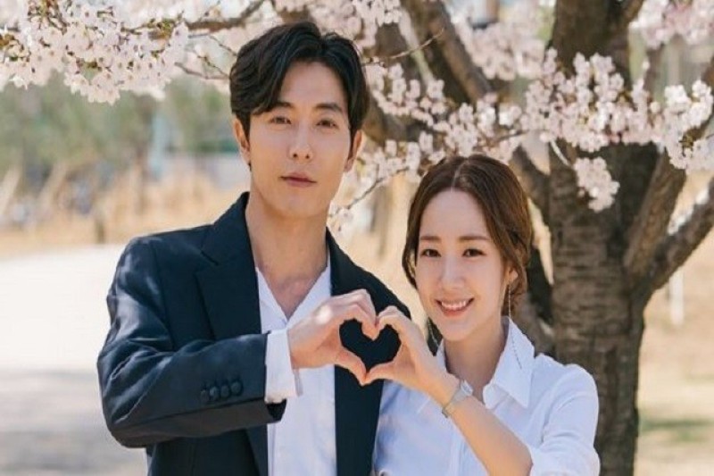 Thể hiện tình cảm nơi công cộng