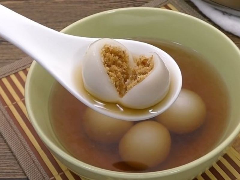 Thưởng thức chè trôi nước ngon ngọt vào lễ Đông Chí
