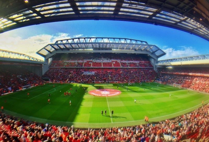 Sân vận động Anfield Road cuồng nhiệt
