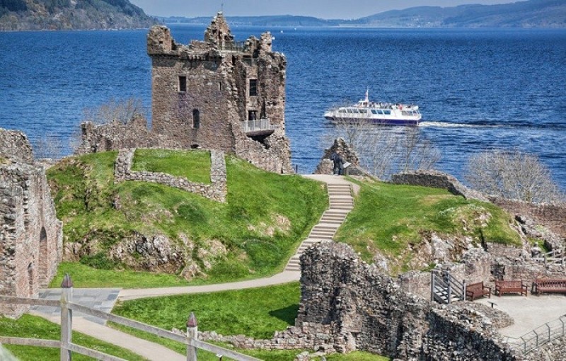 Hồ Loch Ness - địa điểm gắn với sinh vật bí ẩn Nessie
