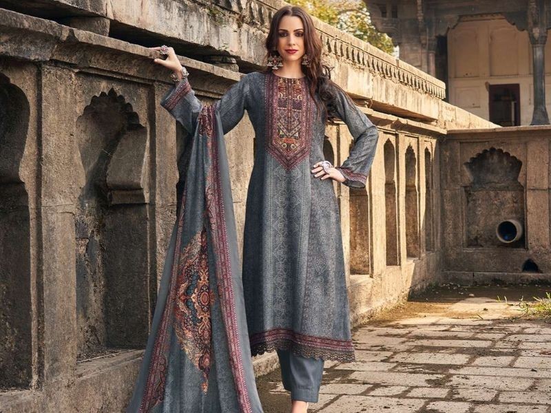 Salwar Kameez là một bộ trang phục truyền thống phổ biến của phụ nữ ở bang Punjab