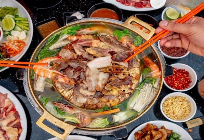 Sindat - nướng trên lẩu dưới