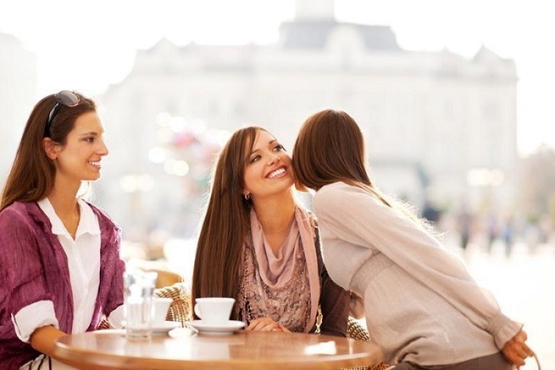 Những nụ hôn lên má là cách chào hỏi lịch sự tại Bỉ-văn hoá bỉ