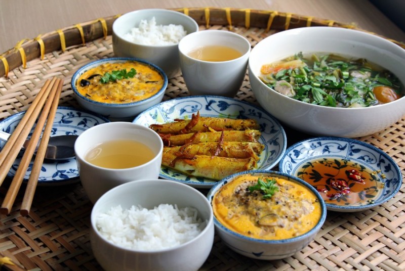 Bữa cơm canh chua cá kho dân dã