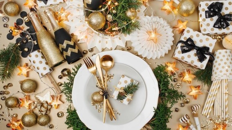 Trang trí Noel cho các vật dụng ăn uống trong gia đình