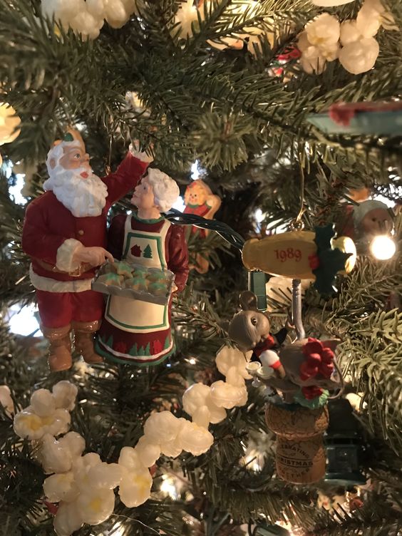 10 Cách Trang Trí Cây Thông Noel Đơn Giản Tại Nhà Đẹp Nhất