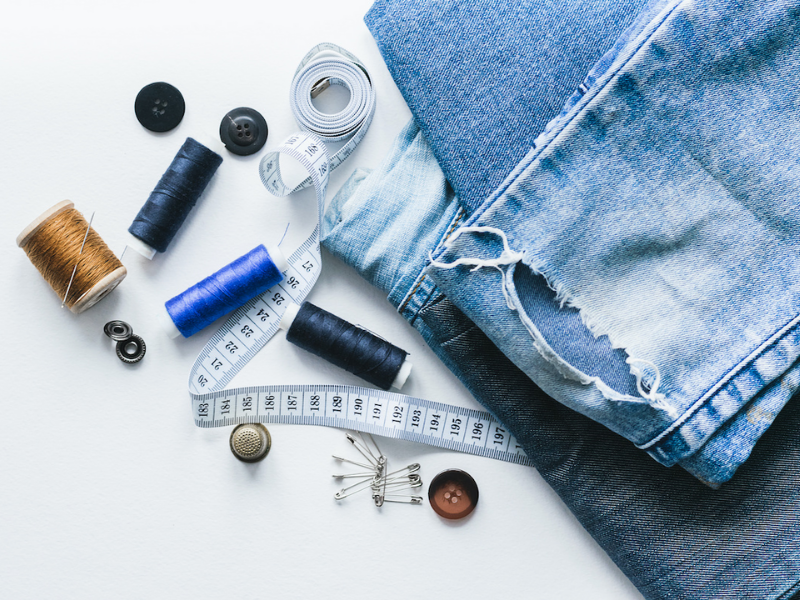 5 Bước Lên Lai Quần Jeans Đẹp Và Siêu Dễ Làm Tại Nhà