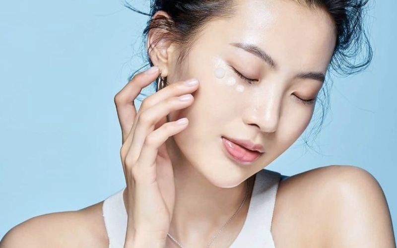 Da dầu không cần dưỡng ẩm là quan điểm sai lầm