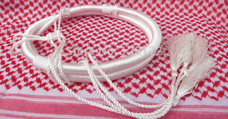 Trang Phục Truyền Thống Của UAE Dành Cho Nam Và Nữ